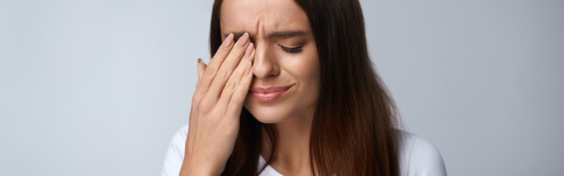 Κούραση των ματιών: Αιτίες & πώς να τη σταματήσετε